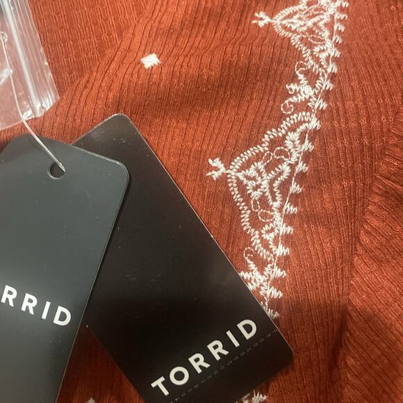 TORRID Textured Jersey V-Neck Embroidered Yoke Long Sleeve Top - Picture 7 of 10